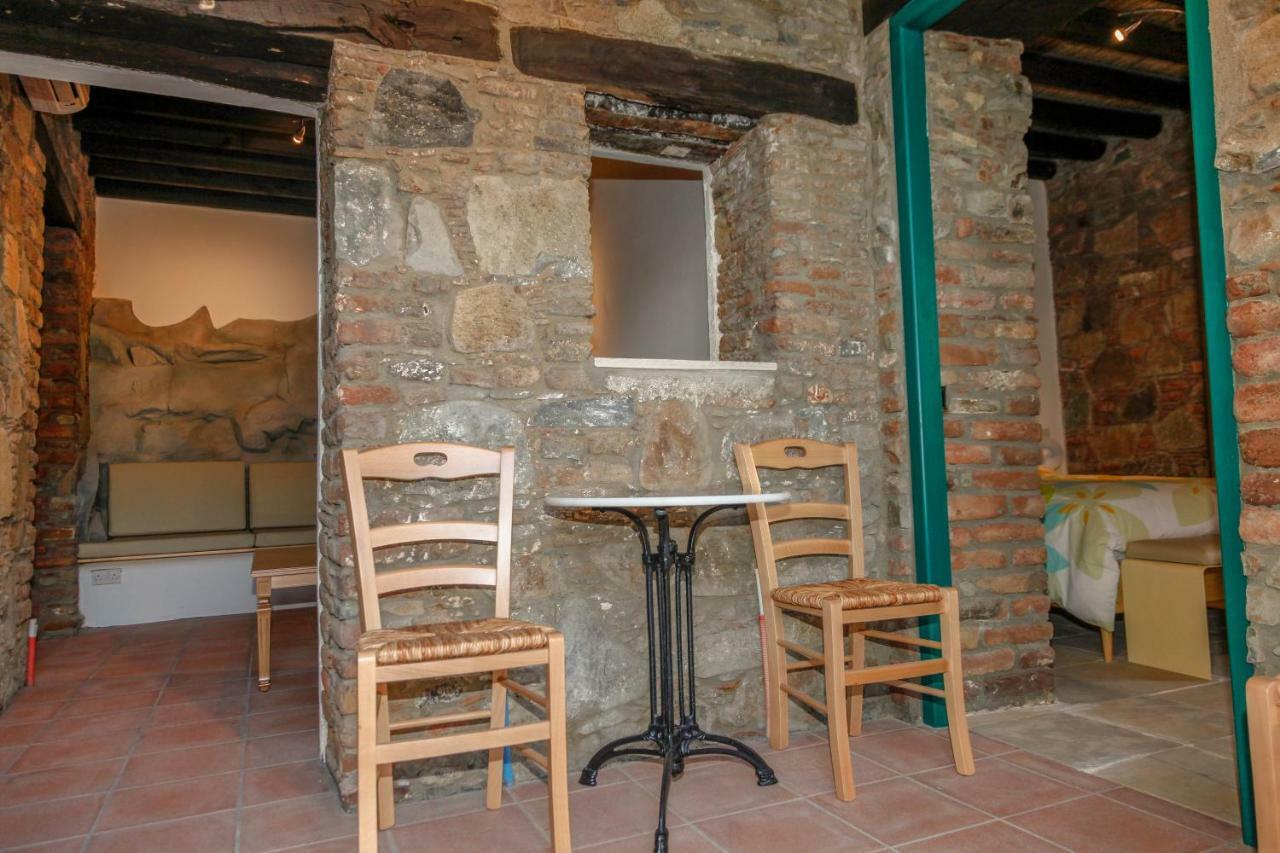 Gasthaus Farmakas Living Exterior foto
