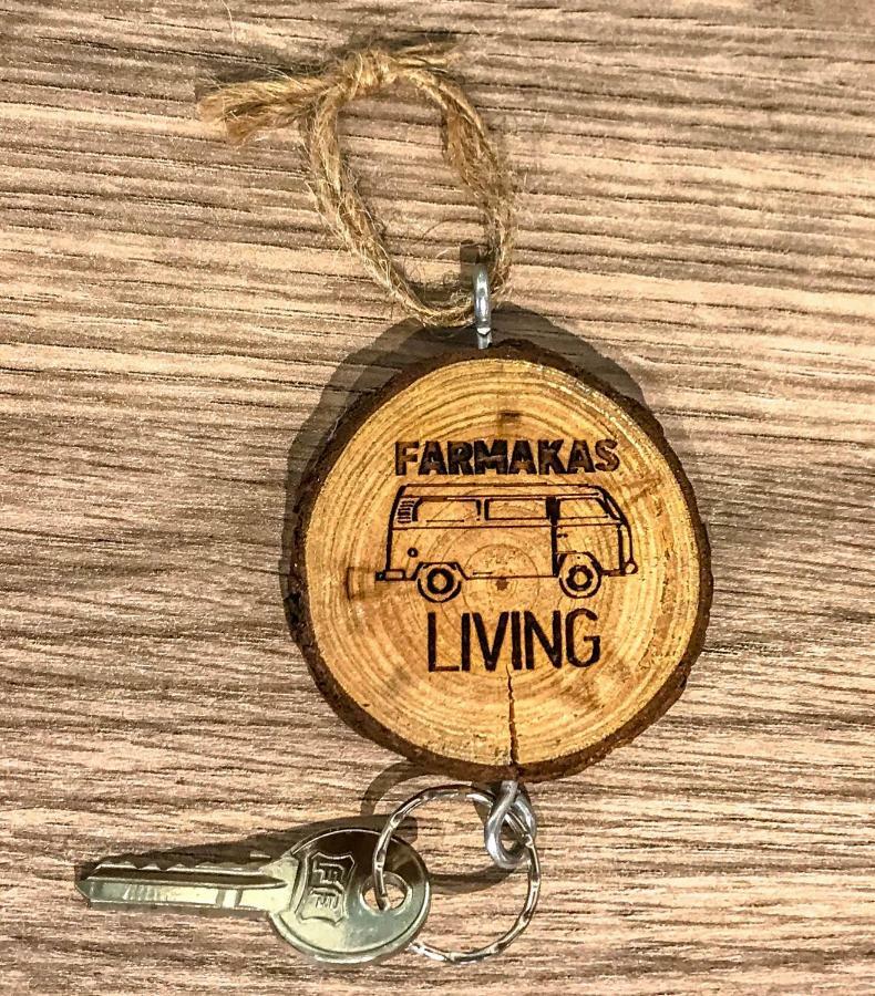 Gasthaus Farmakas Living Exterior foto